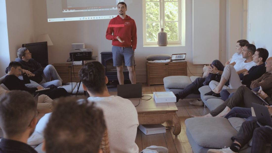 Lucas Brasier en séminaire pour des entrepreneurs